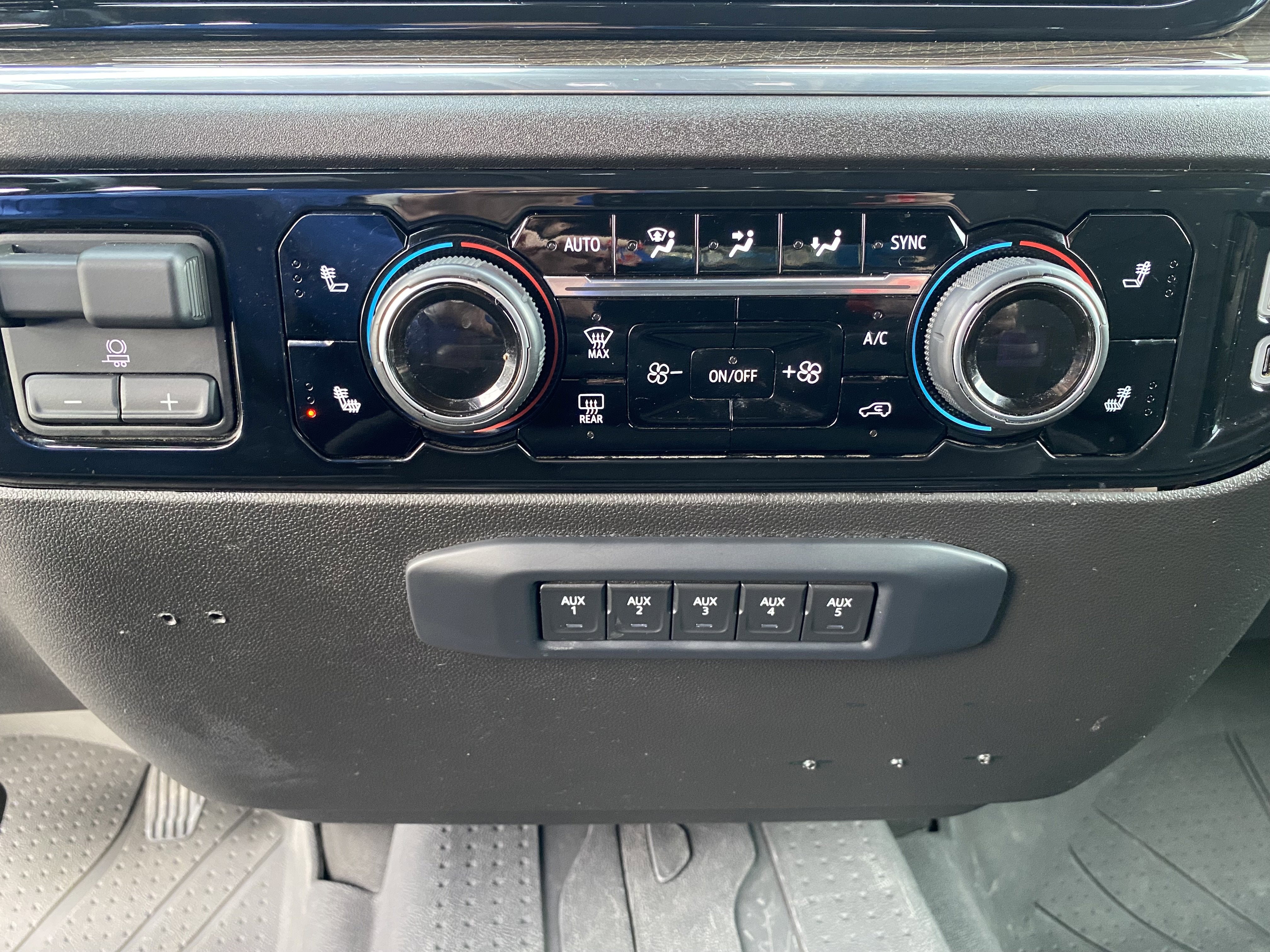 2024 Chevrolet Silverado 3500 HD LT DRW