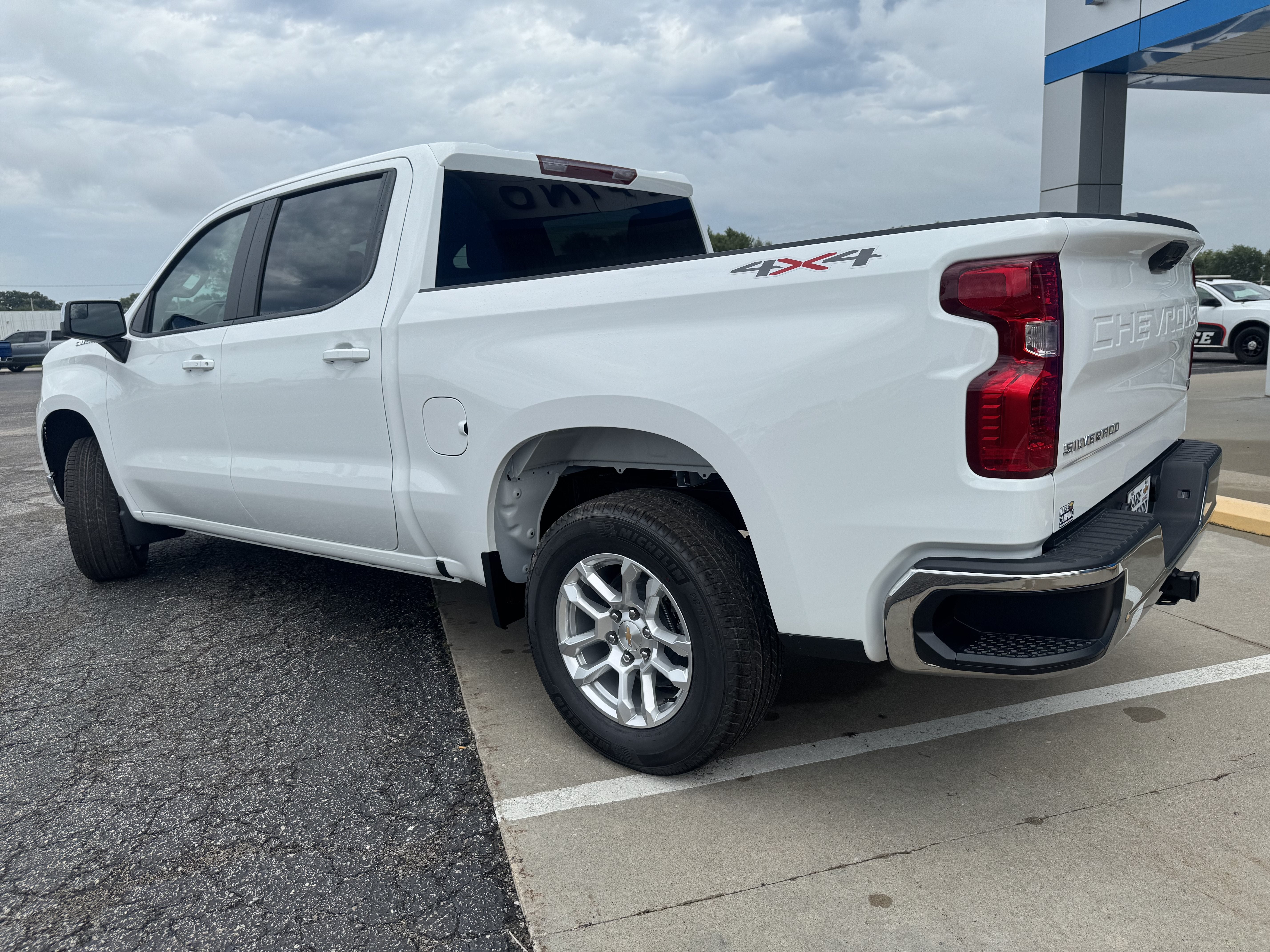 2026 Chevrolet Silverado 1500 LT (2FL)