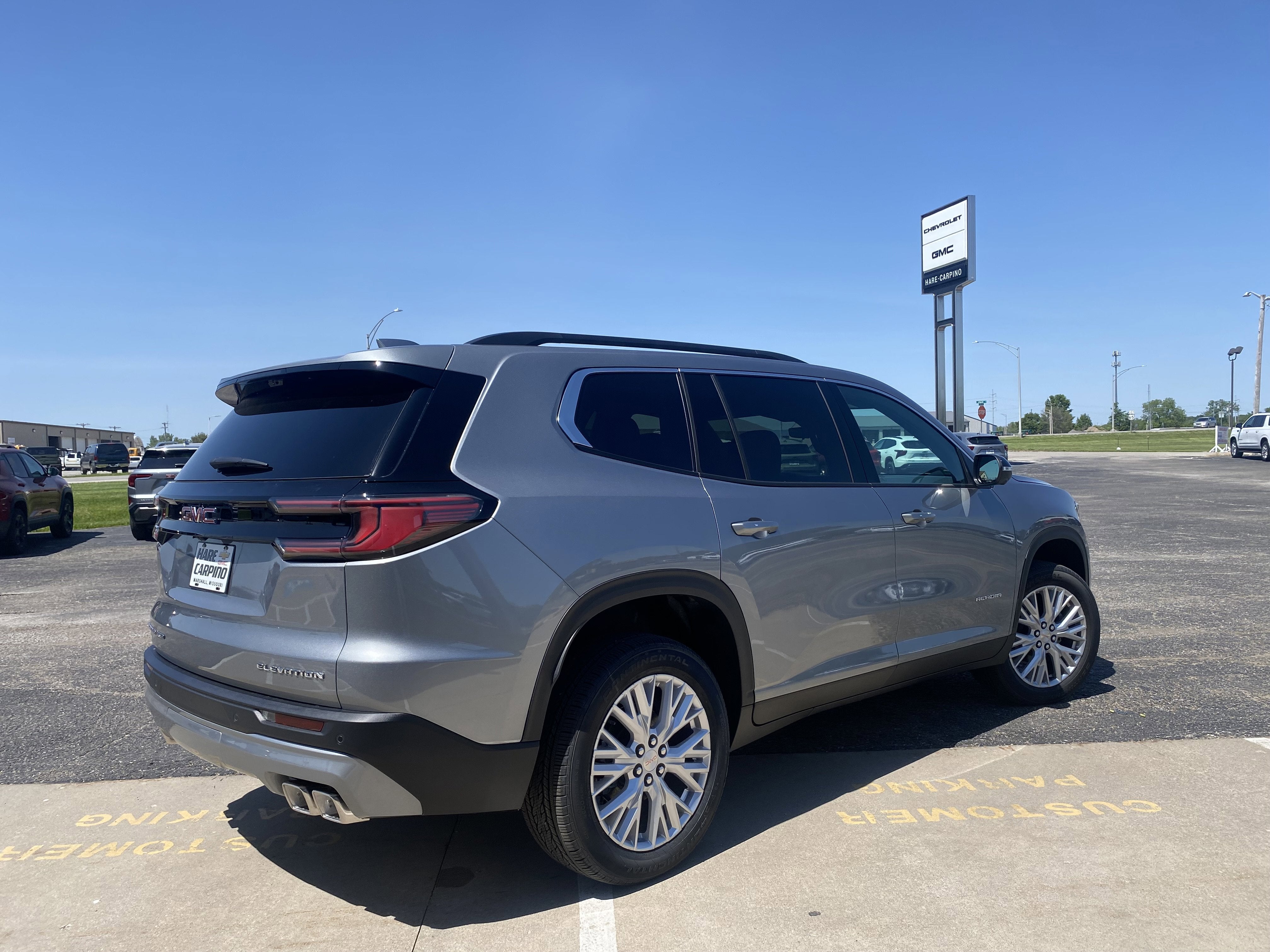 2026 GMC Acadia Elevation