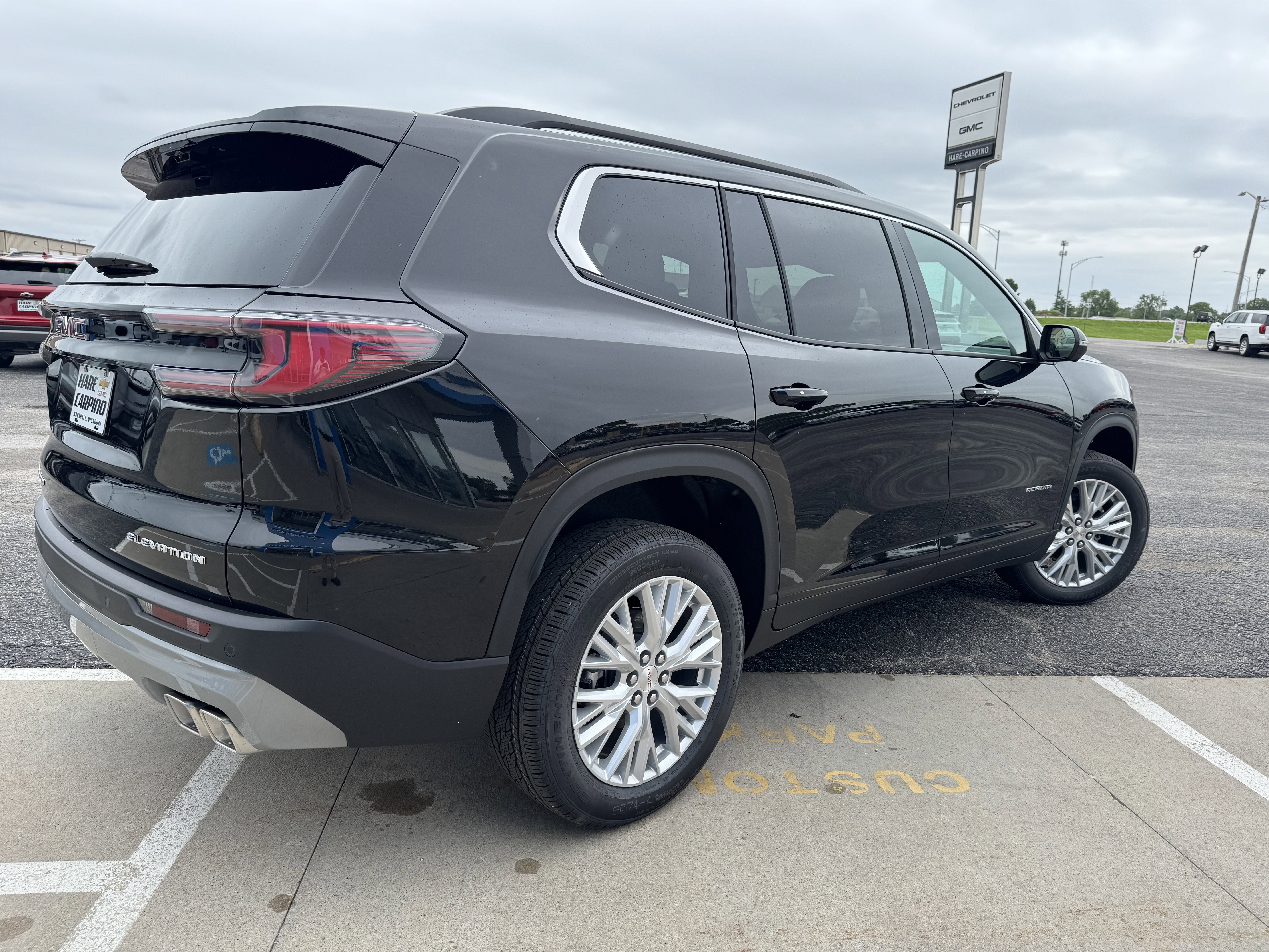 2026 GMC Acadia Elevation