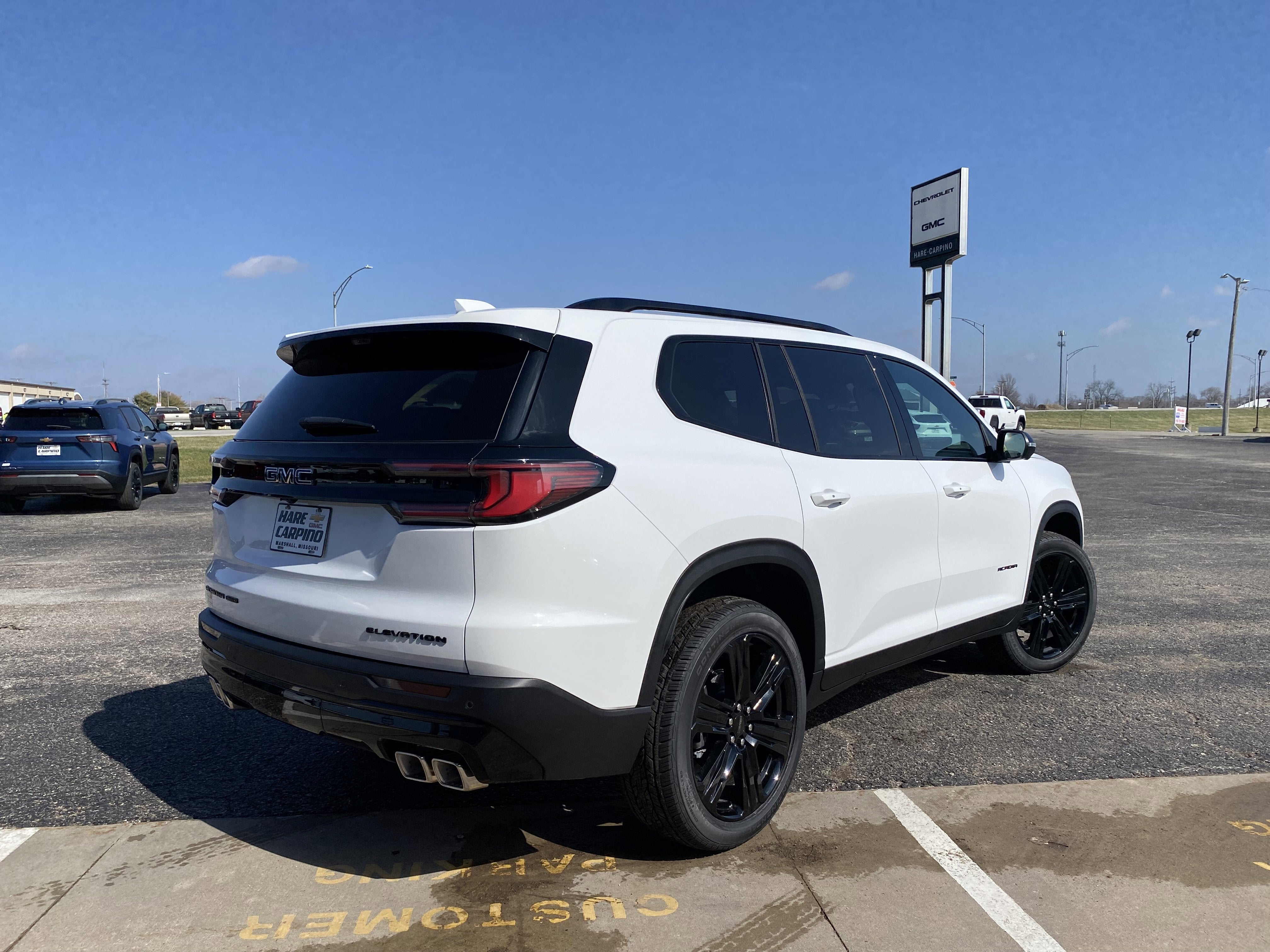 2026 GMC Acadia Elevation