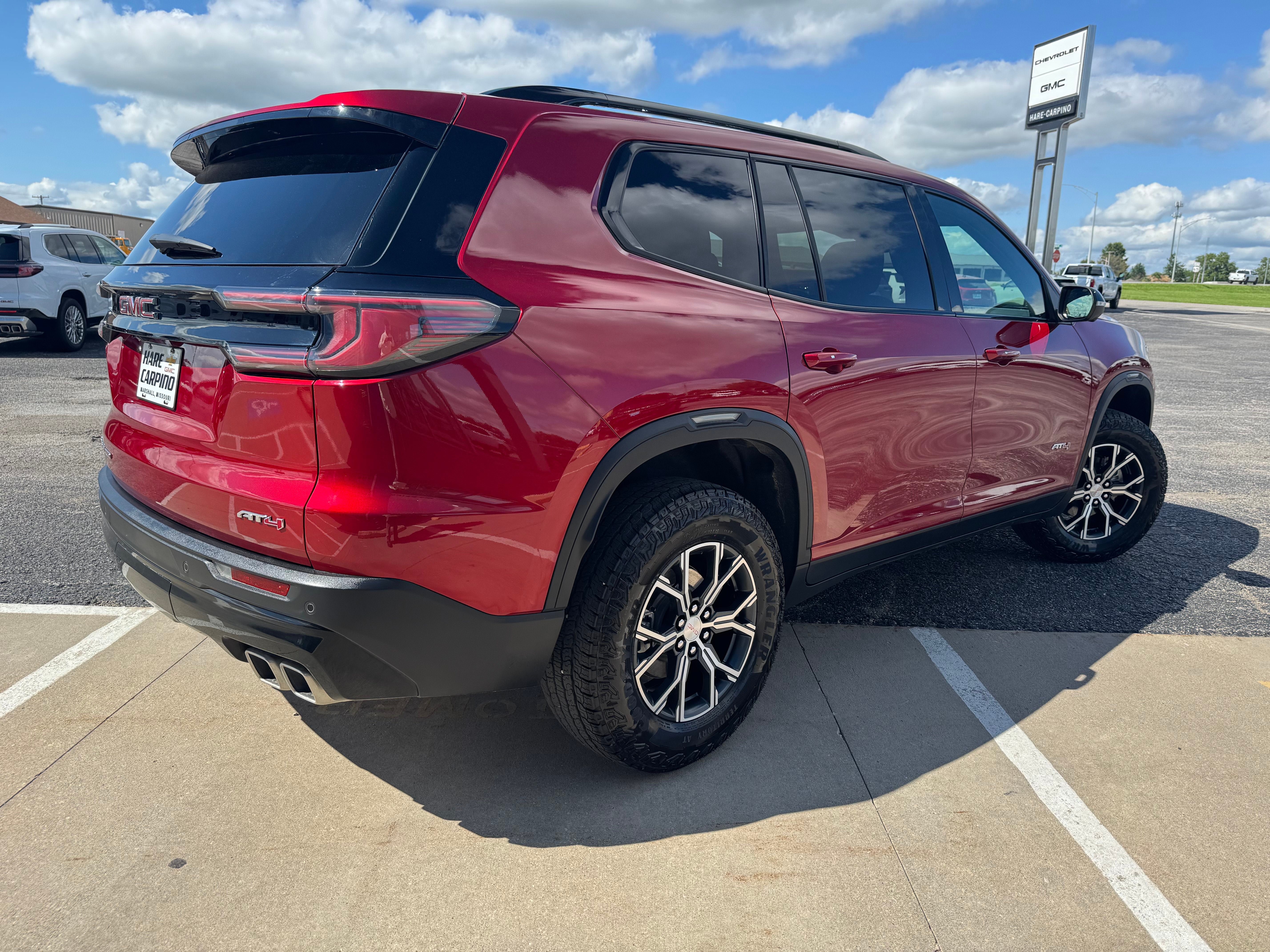 2025 GMC Acadia AT4