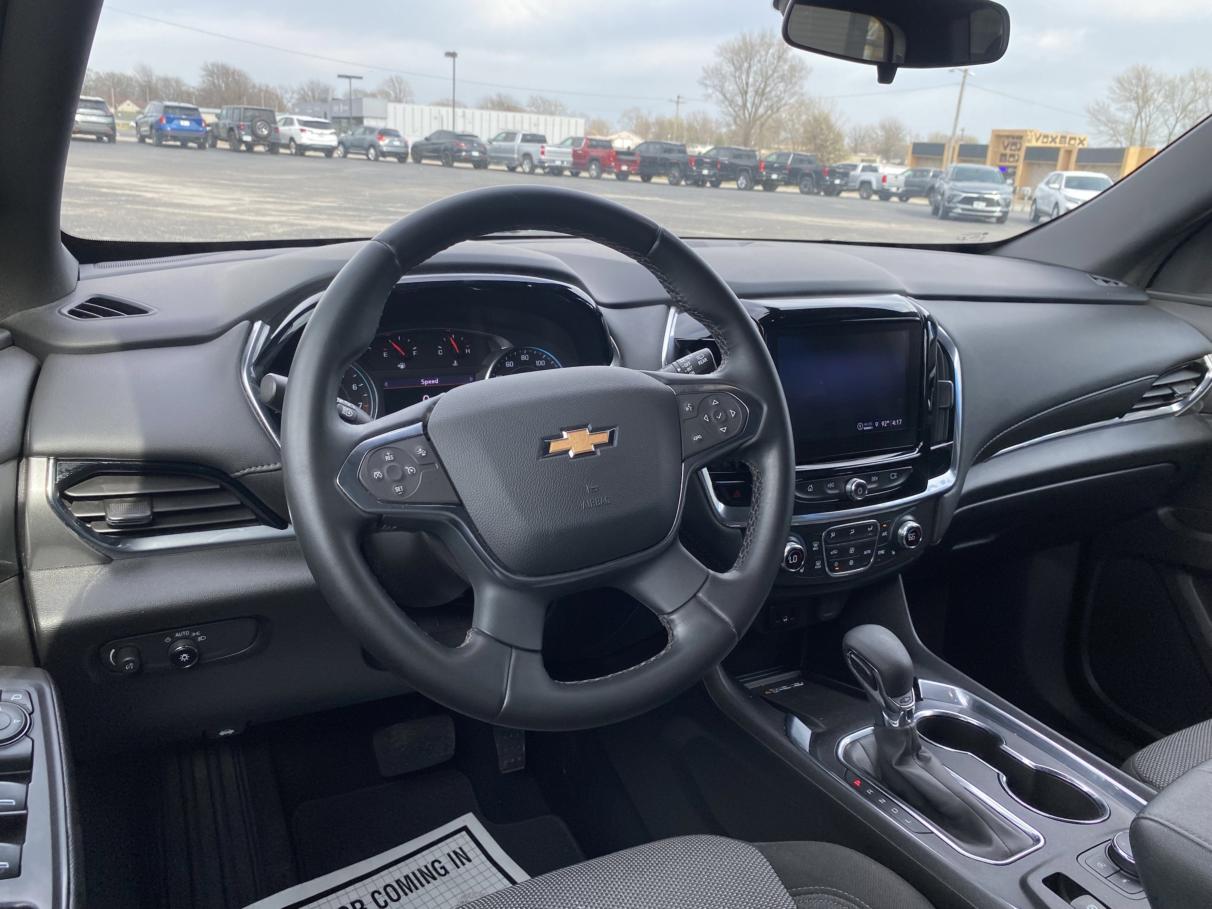 2023 Chevrolet Traverse LT Cloth