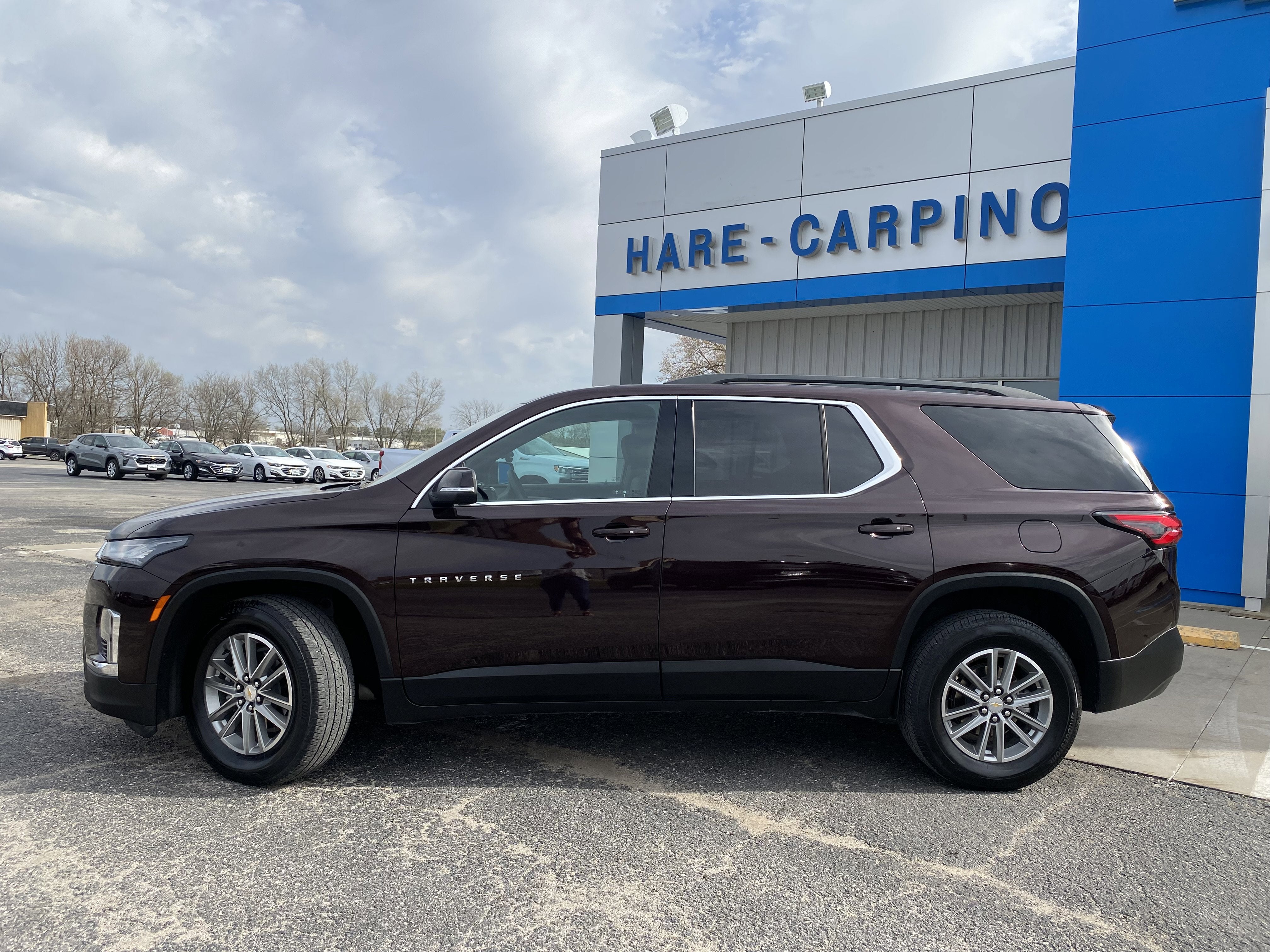 Used 2023 Chevrolet Traverse 1LT with VIN 1GNERGKW7PJ159678 for sale in Kansas City