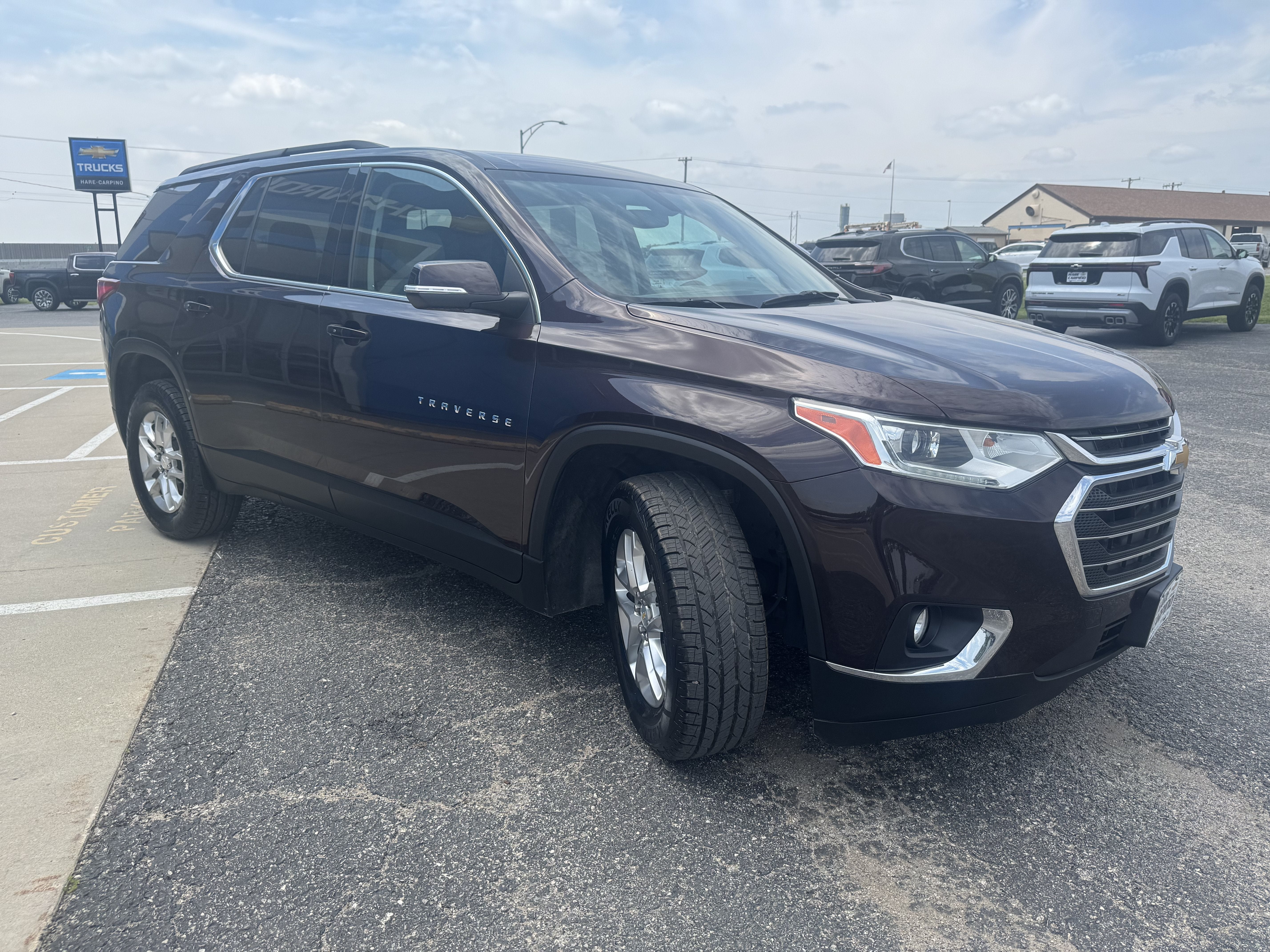 2021 Chevrolet Traverse LT Cloth