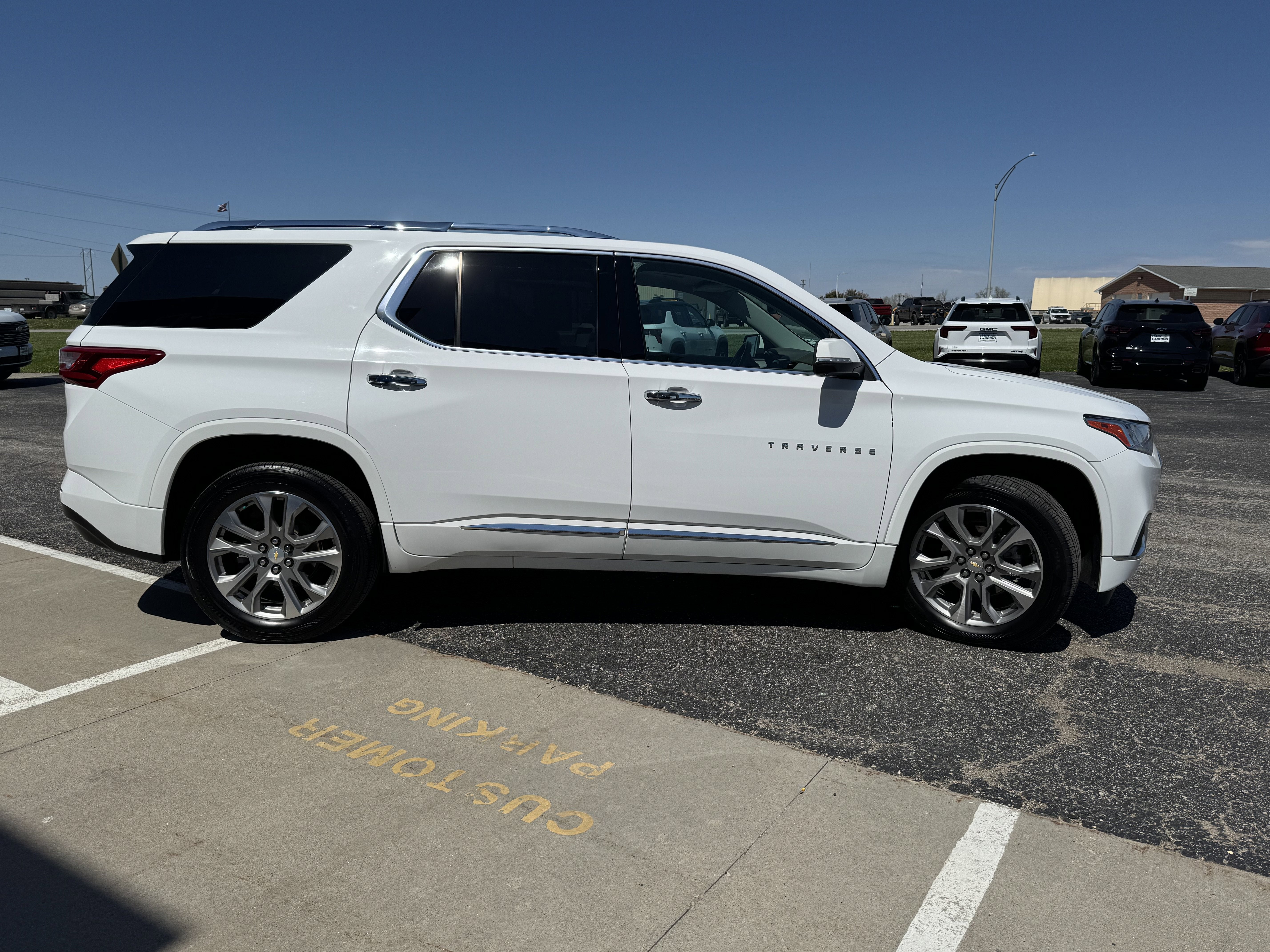 2021 Chevrolet Traverse Premier