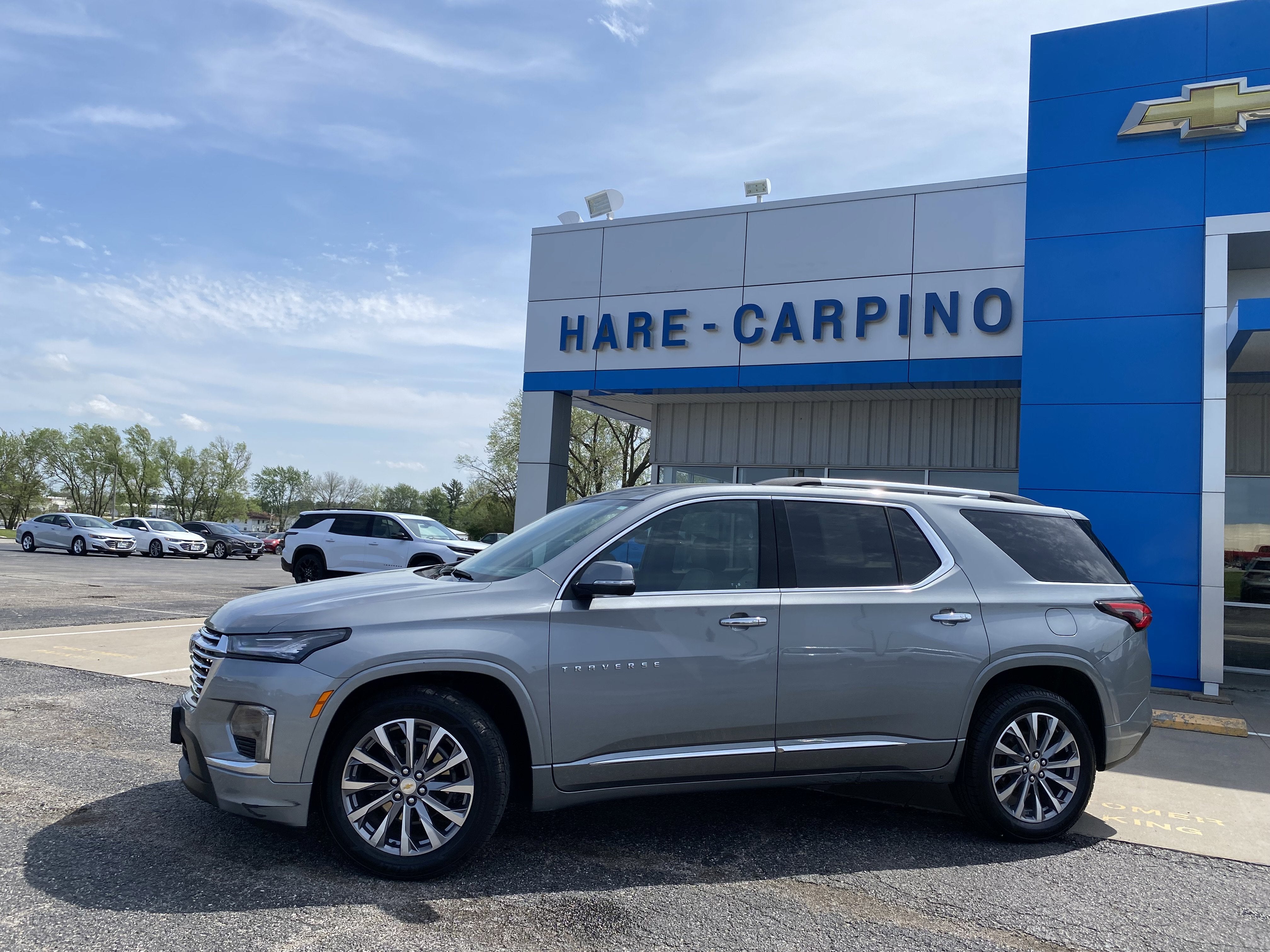 Used 2023 Chevrolet Traverse Premier with VIN 1GNEVKKW8PJ263577 for sale in Kansas City