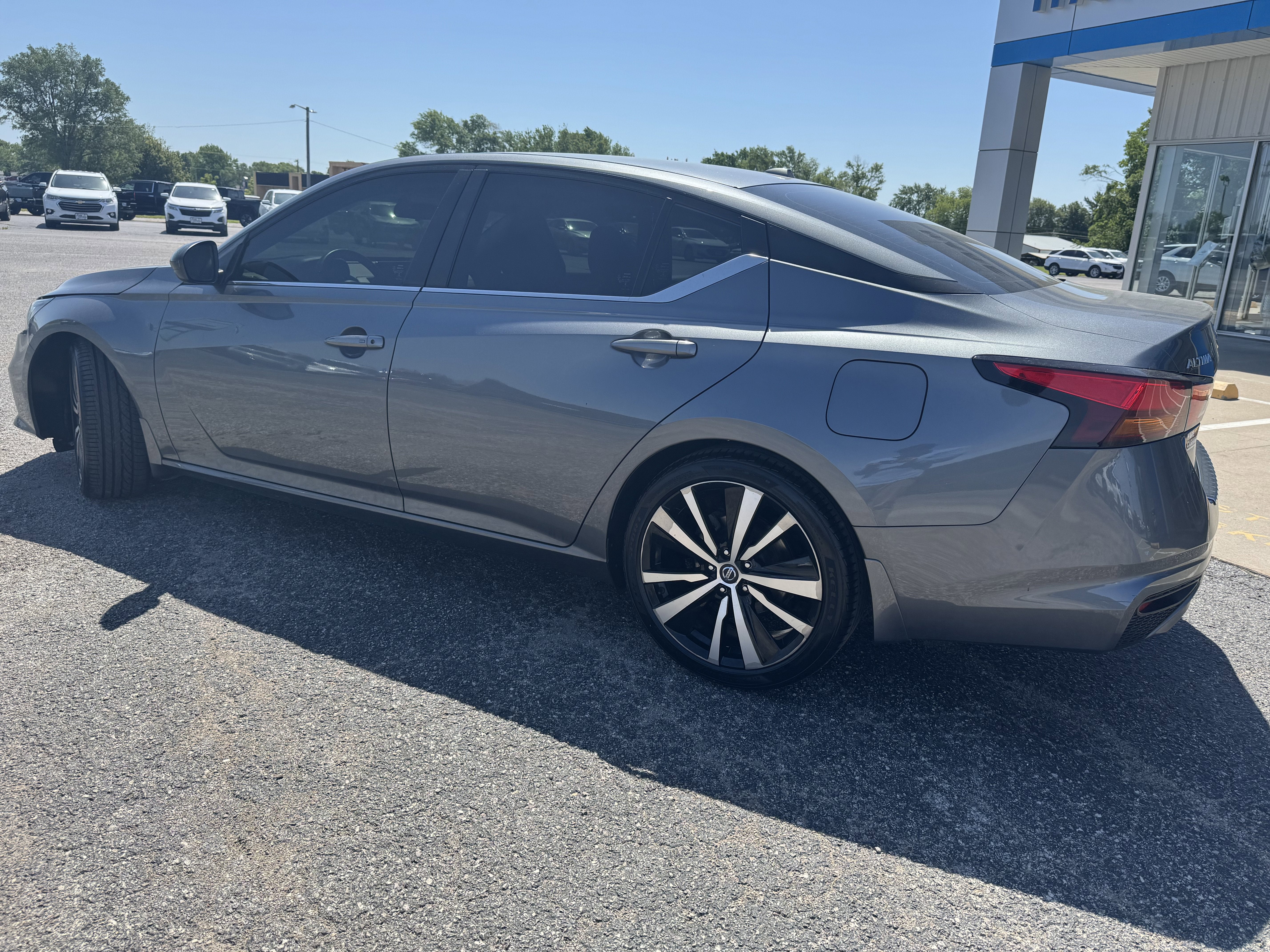 Used 2019 Nissan Altima SR with VIN 1N4BL4CV9KC187678 for sale in Kansas City
