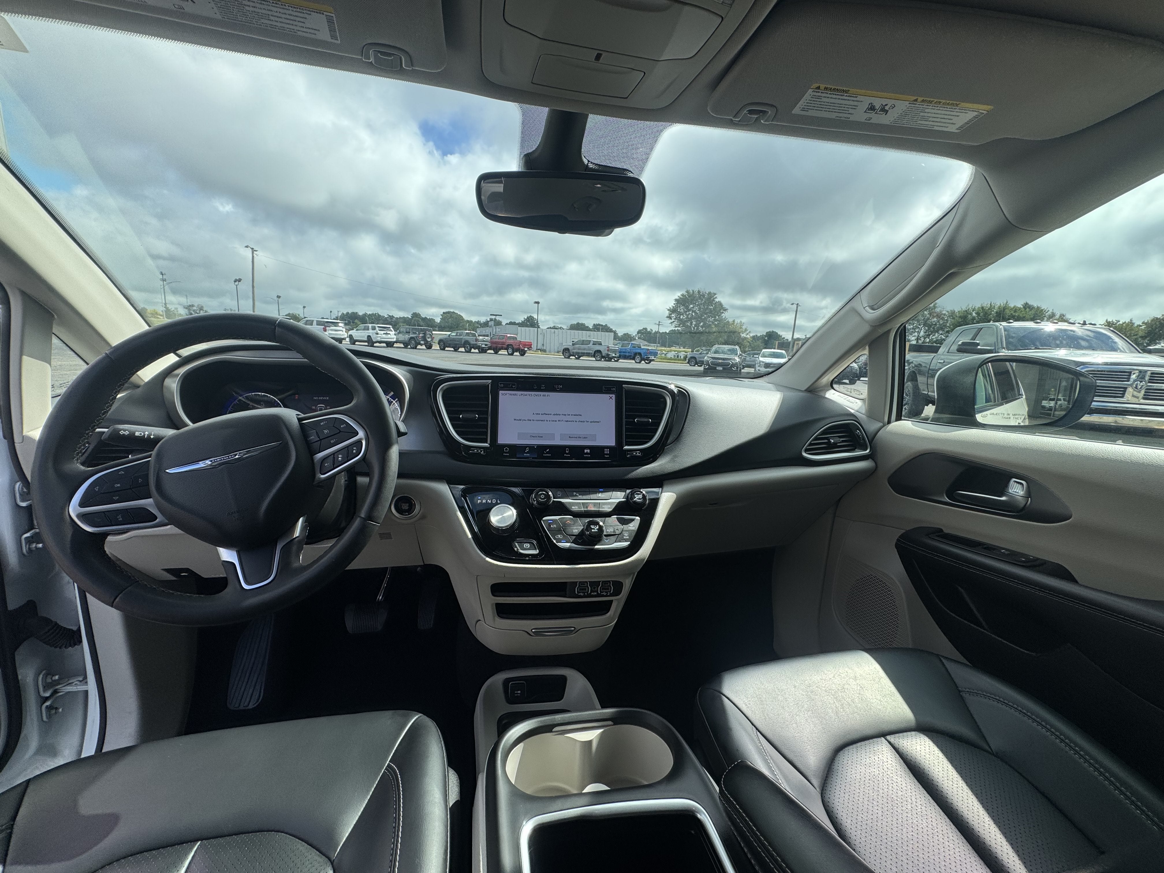2023 Chrysler Pacifica Touring L