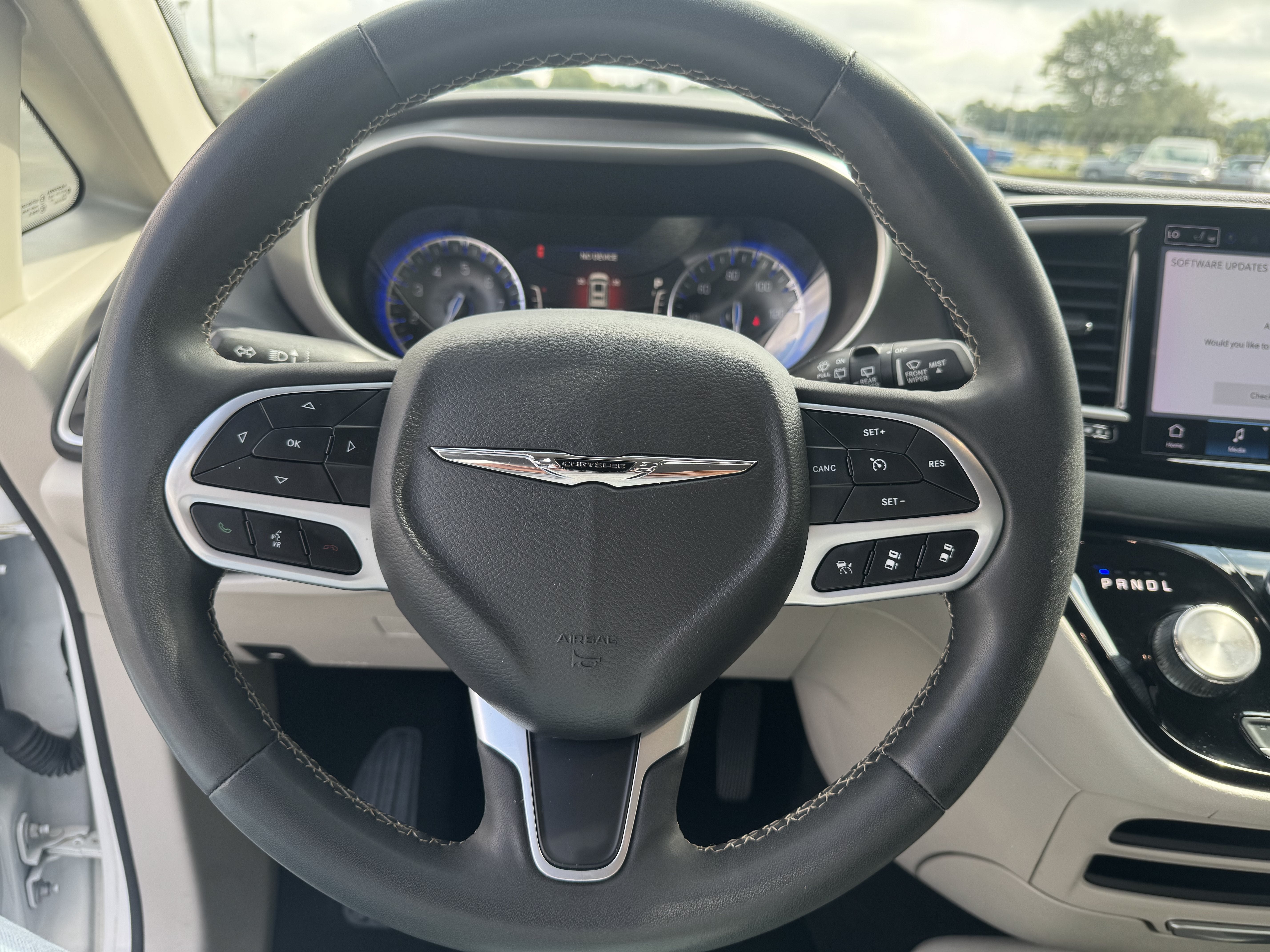 2023 Chrysler Pacifica Touring L