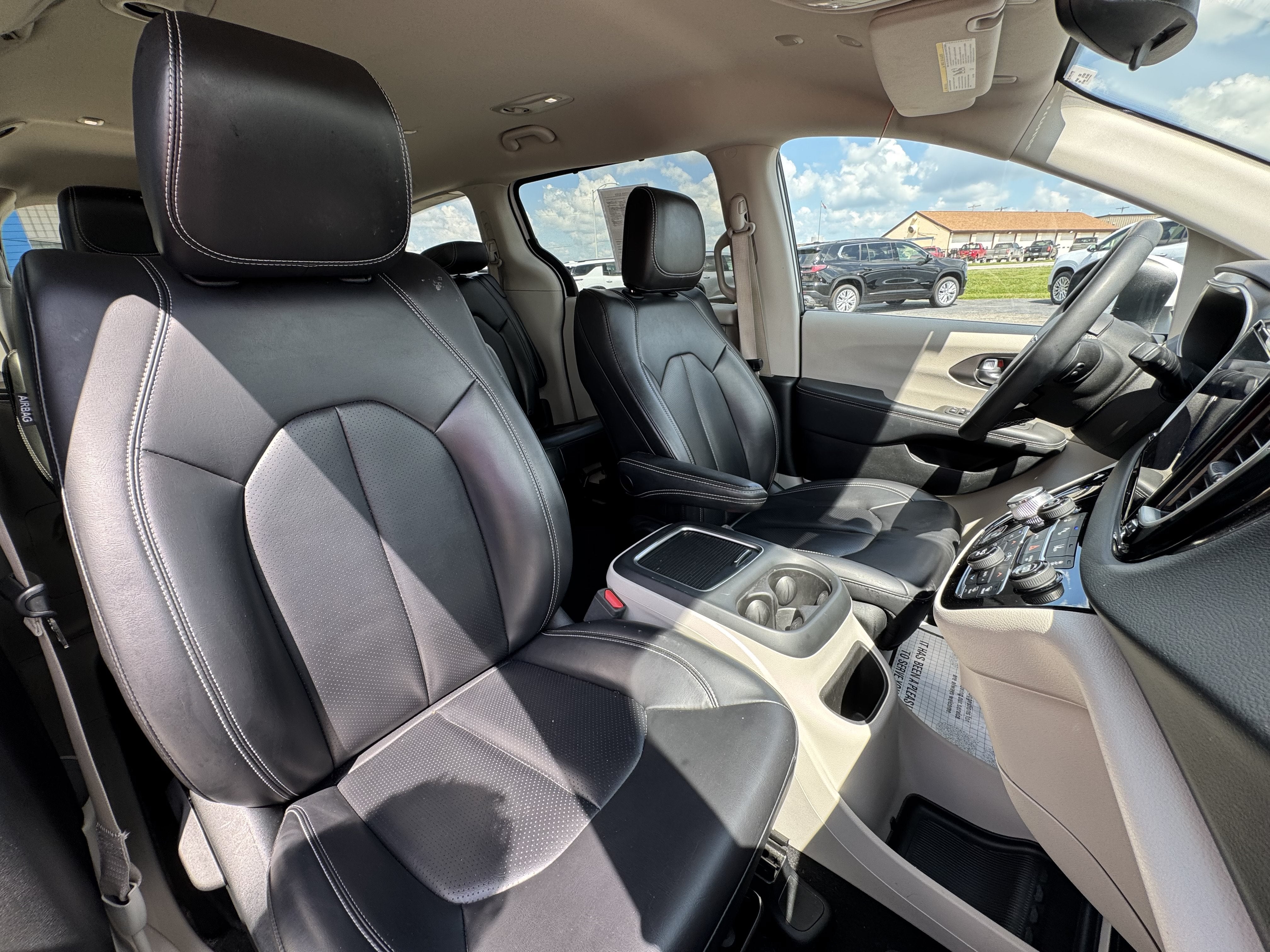 2023 Chrysler Pacifica Touring L