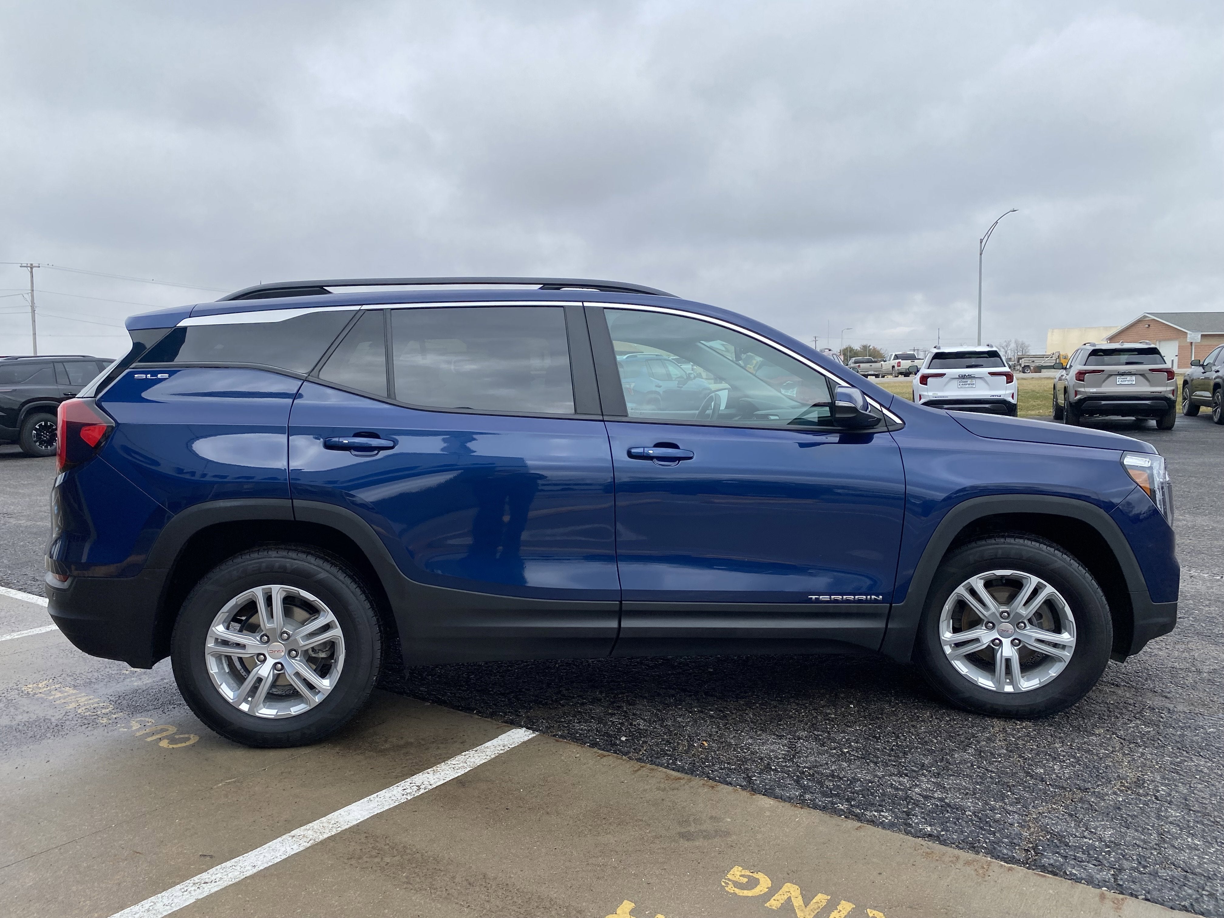 2023 GMC Terrain SLE