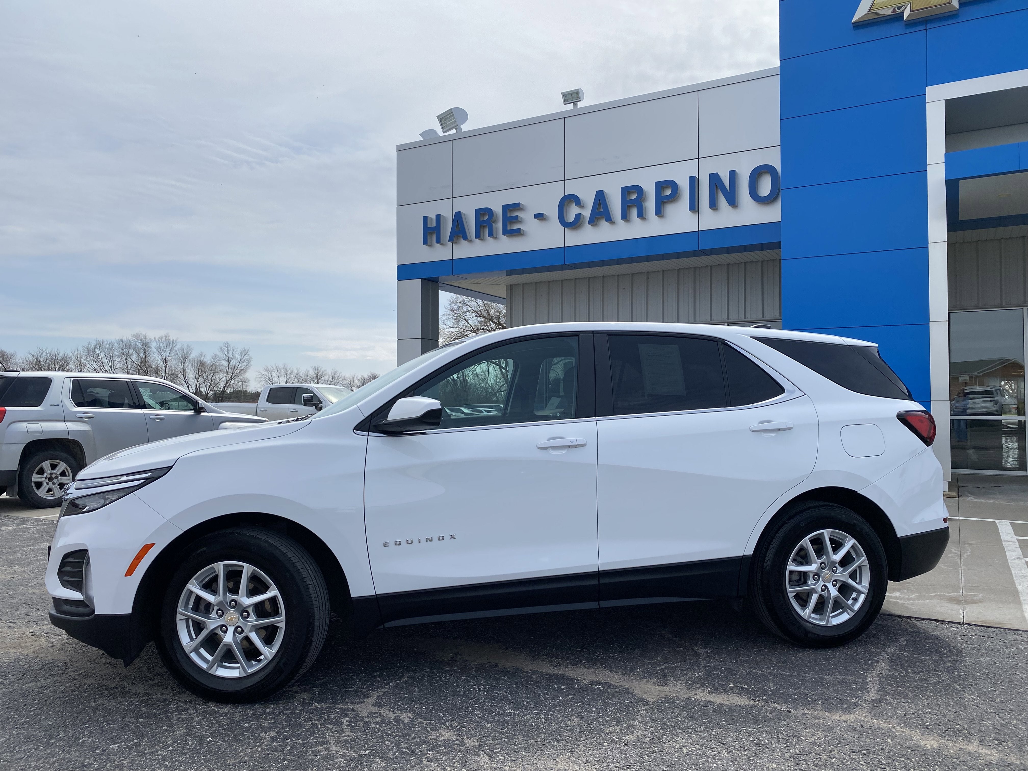 Used 2024 Chevrolet Equinox LT with VIN 3GNAXKEG9RS151398 for sale in Kansas City