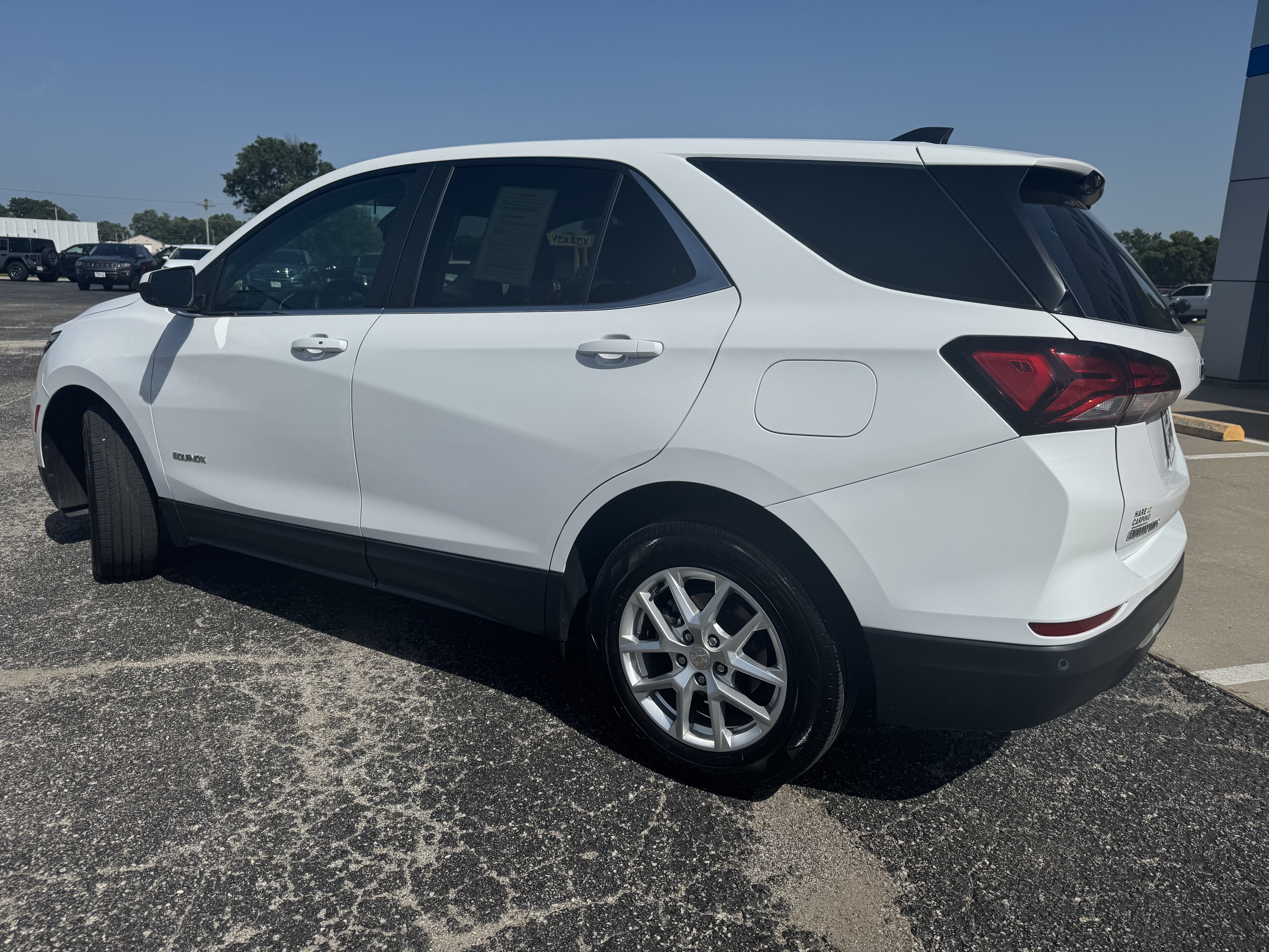 Used 2024 Chevrolet Equinox LT with VIN 3GNAXUEG2RL331232 for sale in Kansas City