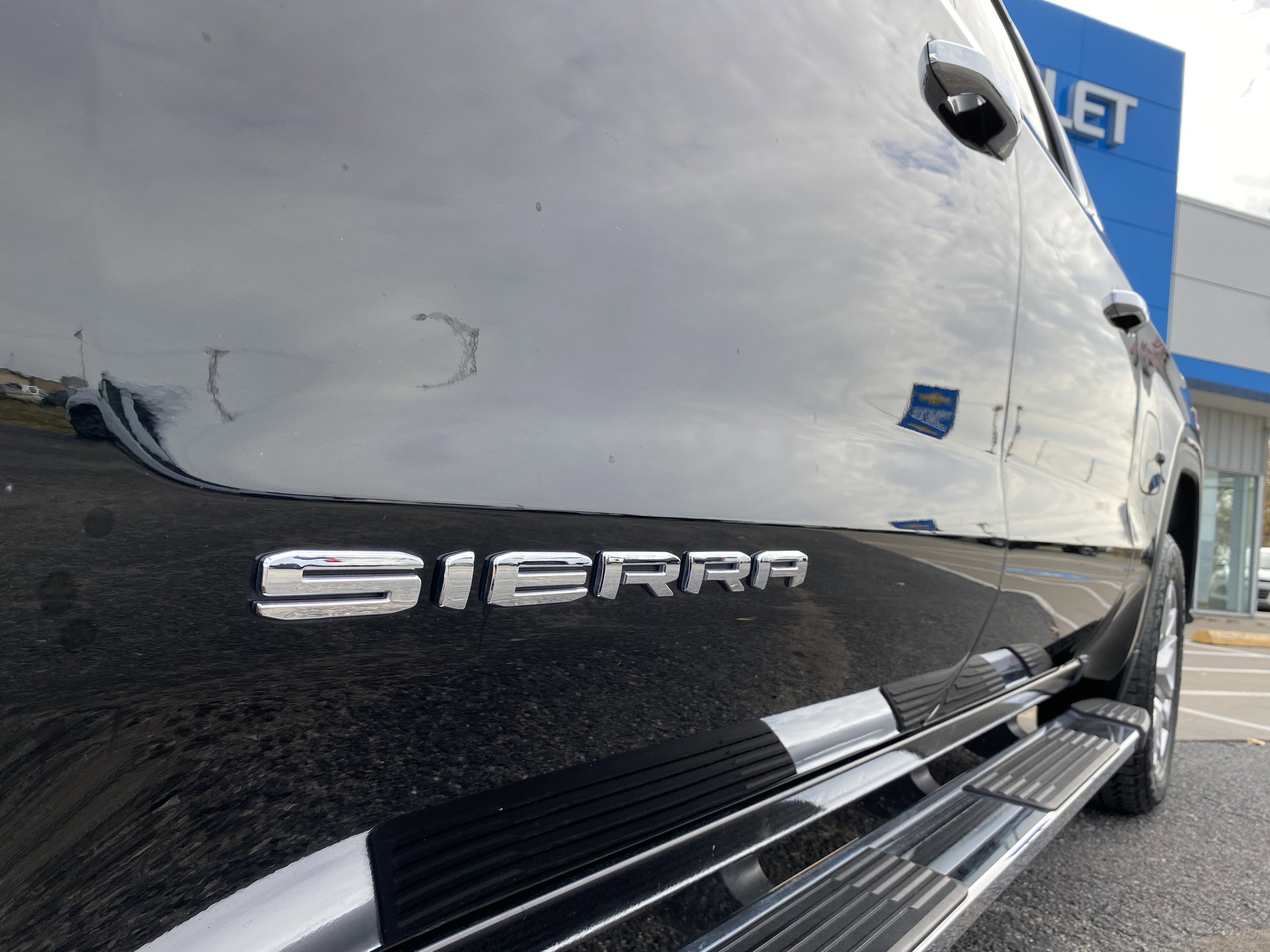 2021 GMC Sierra 1500 SLT