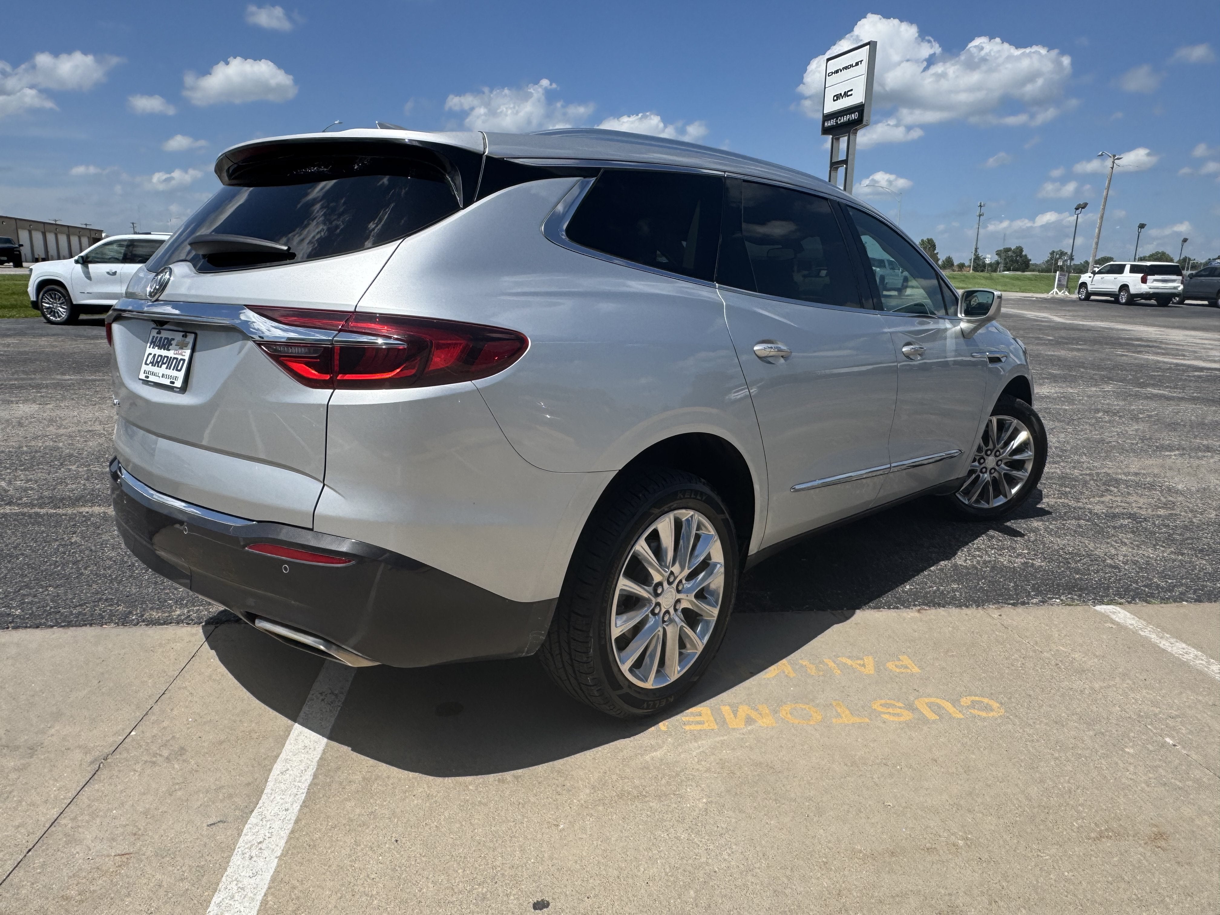 2020 Buick Enclave Essence