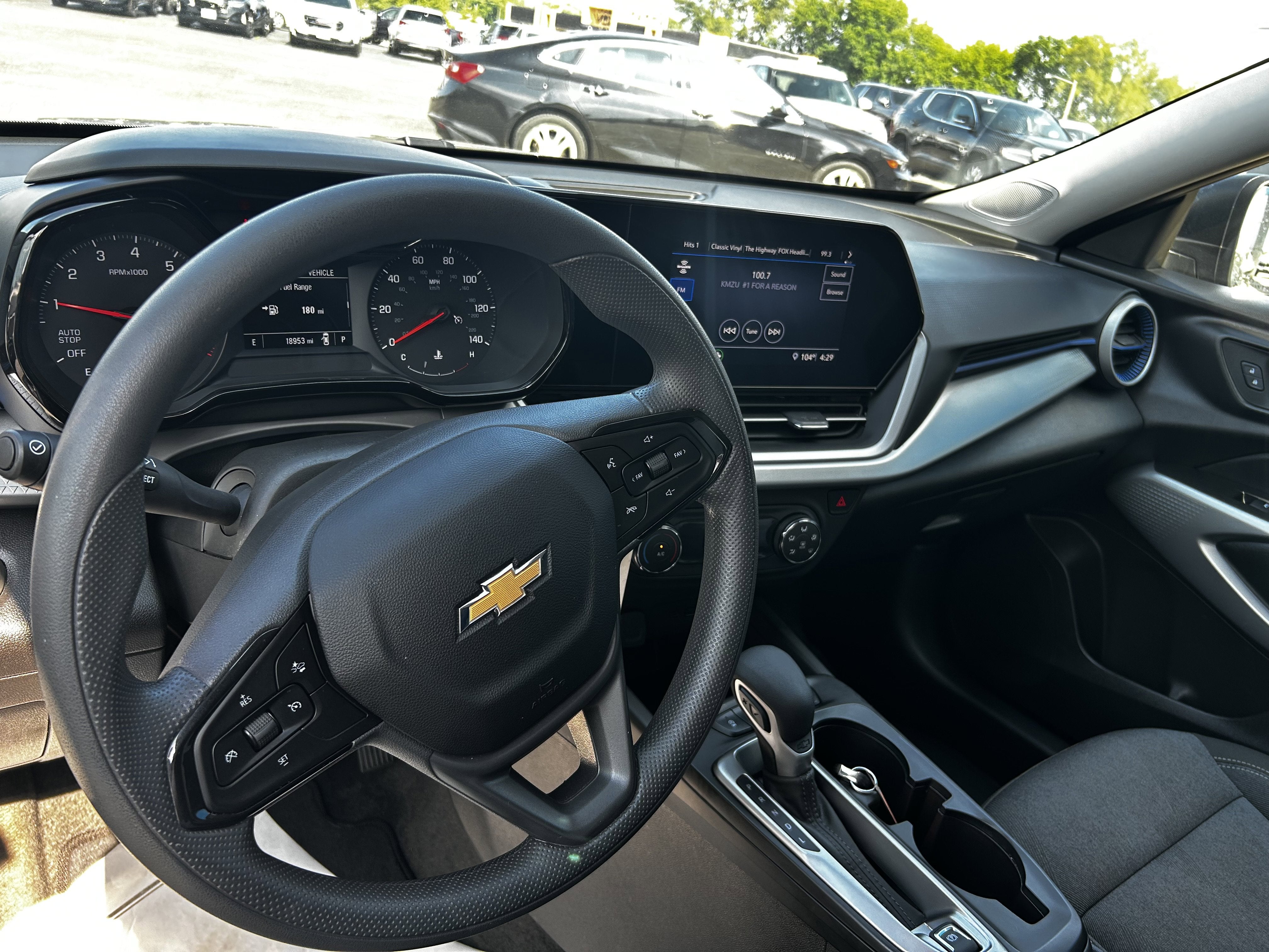 2025 Chevrolet Trax LS